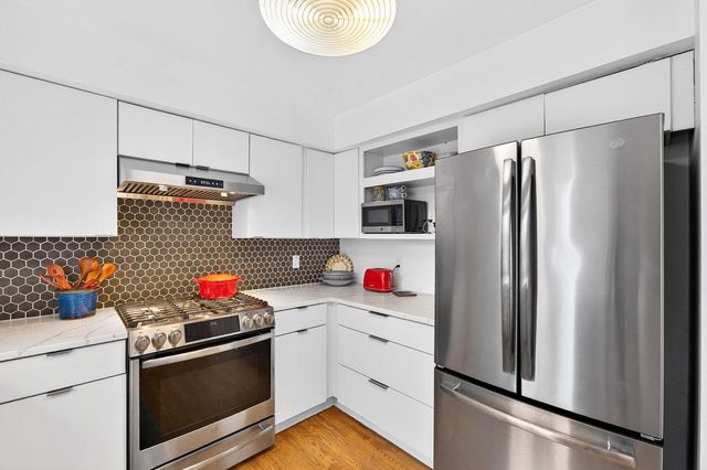 3111 E Hampshire STREET, Milwaukee, WI 53211