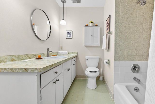 3111 E Hampshire STREET, Milwaukee, WI 53211