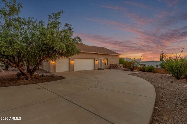 2564 N CHARLEBOIS Road, Apache Junction, AZ 85119