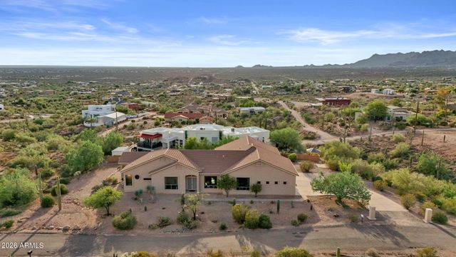 2564 N CHARLEBOIS Road, Apache Junction, AZ 85119