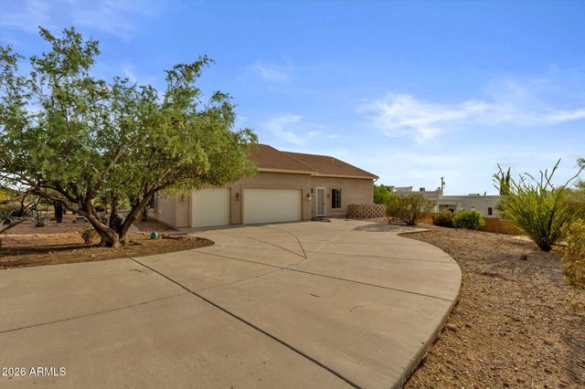 2564 N CHARLEBOIS Road, Apache Junction, AZ 85119