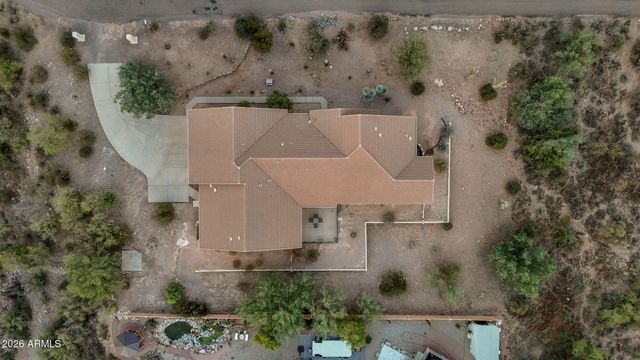 2564 N CHARLEBOIS Road, Apache Junction, AZ 85119