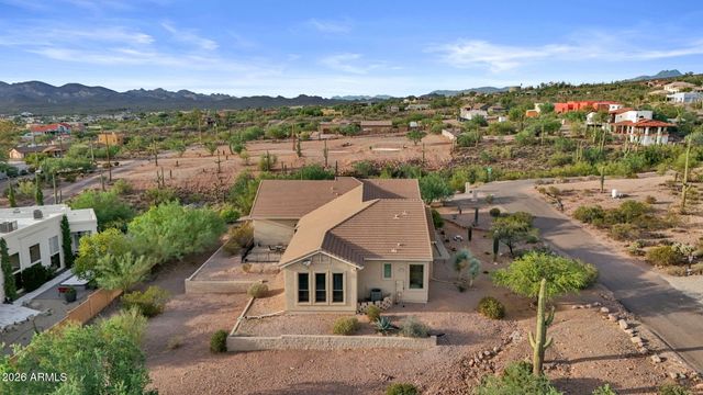 2564 N CHARLEBOIS Road, Apache Junction, AZ 85119