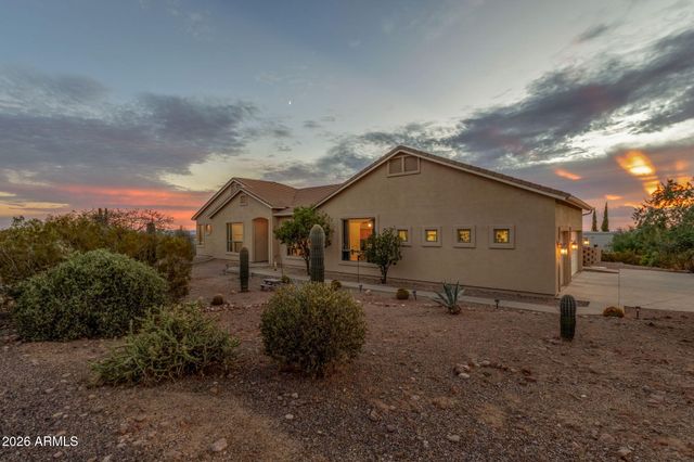 2564 N CHARLEBOIS Road, Apache Junction, AZ 85119