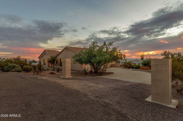 2564 N CHARLEBOIS Road, Apache Junction, AZ 85119