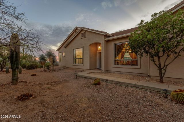 2564 N CHARLEBOIS Road, Apache Junction, AZ 85119