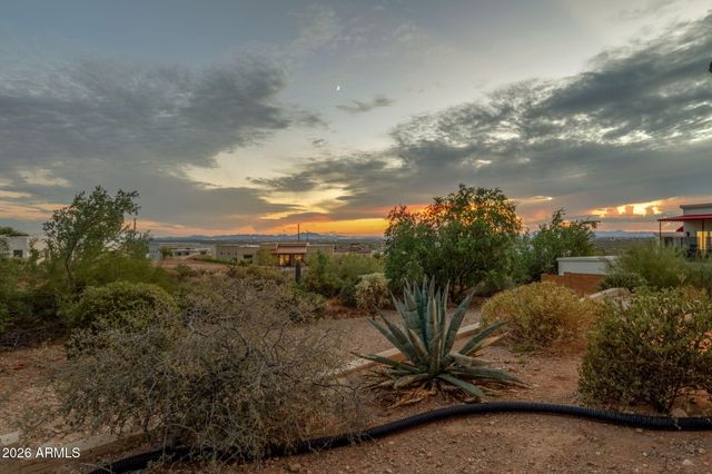 2564 N CHARLEBOIS Road, Apache Junction, AZ 85119