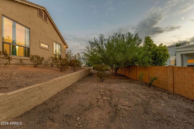 2564 N CHARLEBOIS Road, Apache Junction, AZ 85119