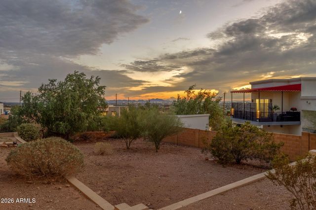 2564 N CHARLEBOIS Road, Apache Junction, AZ 85119