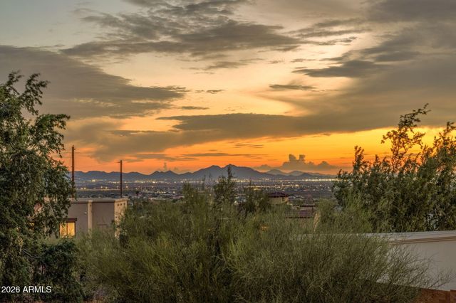 2564 N CHARLEBOIS Road, Apache Junction, AZ 85119