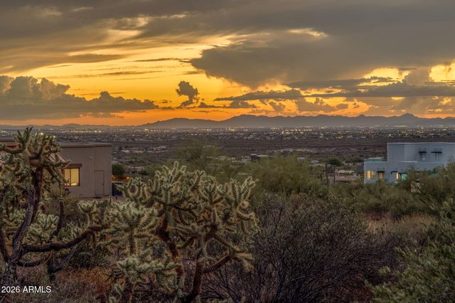2564 N CHARLEBOIS Road, Apache Junction, AZ 85119