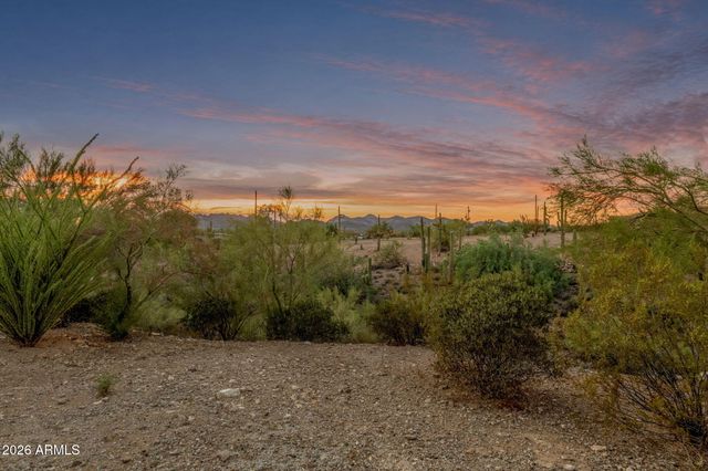2564 N CHARLEBOIS Road, Apache Junction, AZ 85119