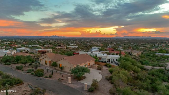 2564 N CHARLEBOIS Road, Apache Junction, AZ 85119