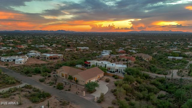 2564 N CHARLEBOIS Road, Apache Junction, AZ 85119