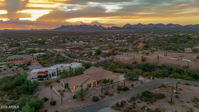2564 N CHARLEBOIS Road, Apache Junction, AZ 85119