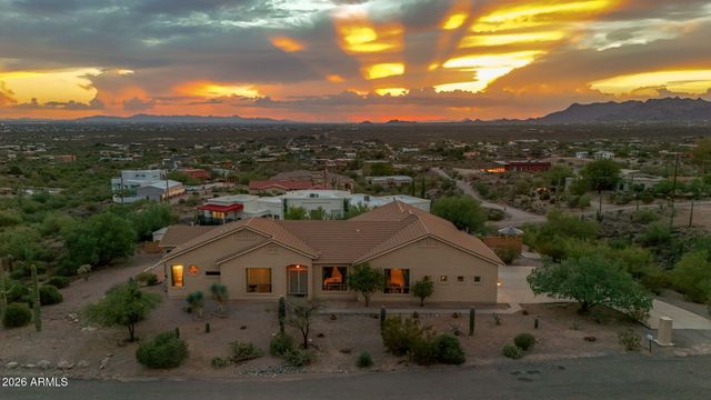 2564 N CHARLEBOIS Road, Apache Junction, AZ 85119