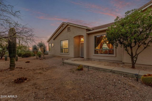 2564 N CHARLEBOIS Road, Apache Junction, AZ 85119