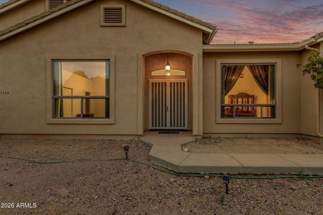 2564 N CHARLEBOIS Road, Apache Junction, AZ 85119