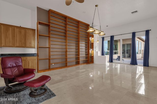 2564 N CHARLEBOIS Road, Apache Junction, AZ 85119
