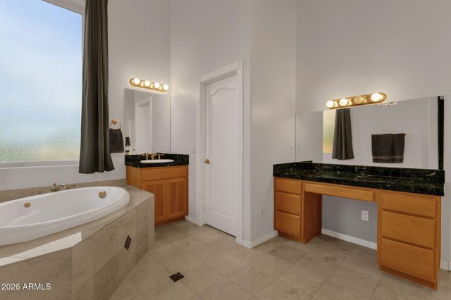 2564 N CHARLEBOIS Road, Apache Junction, AZ 85119