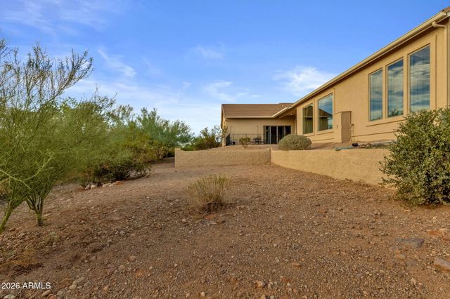 2564 N CHARLEBOIS Road, Apache Junction, AZ 85119