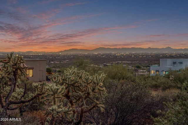 2564 N CHARLEBOIS Road, Apache Junction, AZ 85119