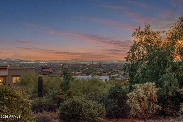 2564 N CHARLEBOIS Road, Apache Junction, AZ 85119
