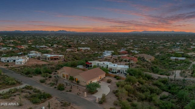 2564 N CHARLEBOIS Road, Apache Junction, AZ 85119