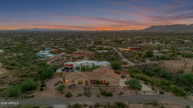 2564 N CHARLEBOIS Road, Apache Junction, AZ 85119