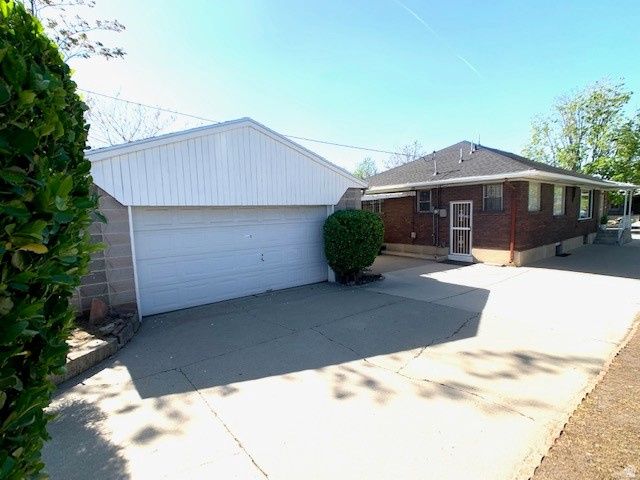 672 E REDONDO AVE, Salt Lake City, UT 84105