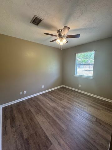 2608 Cypress Circle, Bryan, TX 77803