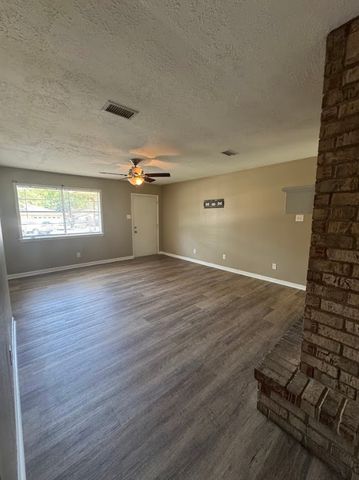2608 Cypress Circle, Bryan, TX 77803