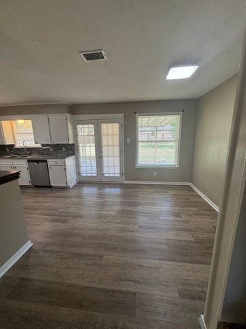 2608 Cypress Circle, Bryan, TX 77803