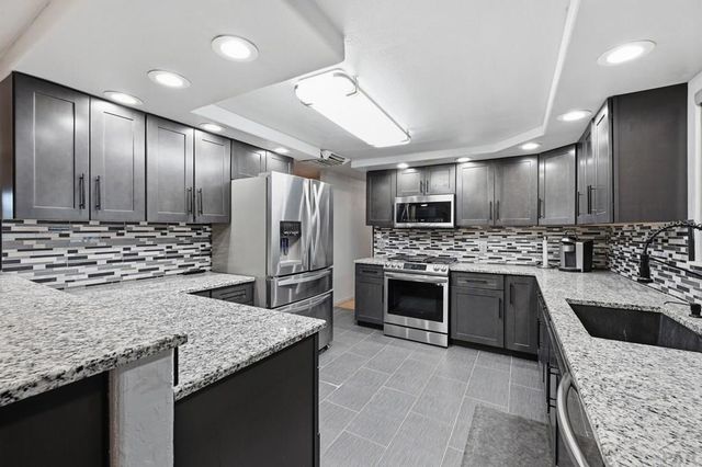 855 5th St, Penrose, CO 81240