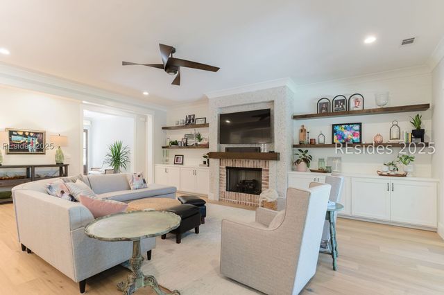 15 Summerton Dr, Bluffton, SC 29910