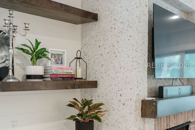 15 Summerton Dr, Bluffton, SC 29910