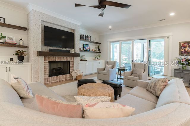 15 Summerton Dr, Bluffton, SC 29910