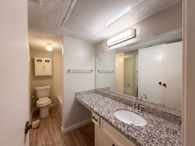 2750 Holly Hall Street 1409, Houston, TX 77054