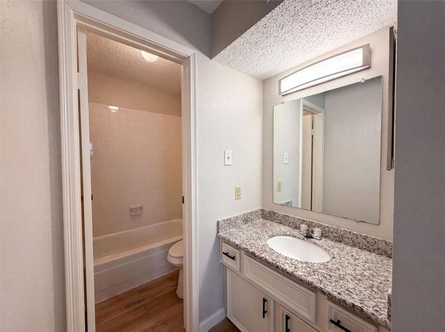 2750 Holly Hall Street 1409, Houston, TX 77054