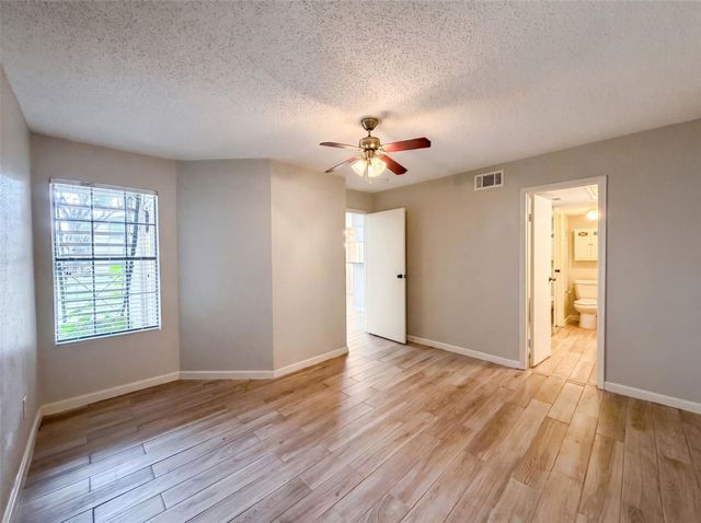 2750 Holly Hall Street 1409, Houston, TX 77054