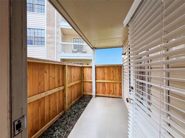 2750 Holly Hall Street 1409, Houston, TX 77054