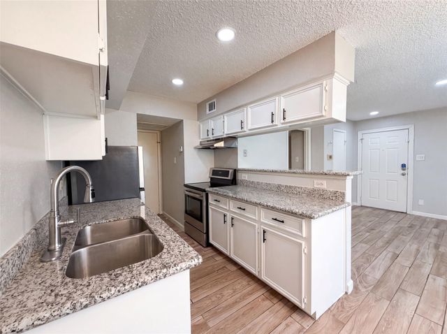 2750 Holly Hall Street 1409, Houston, TX 77054