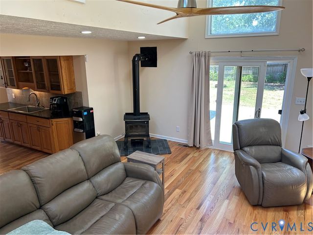 7237 Canal St, Lanexa, VA 23089