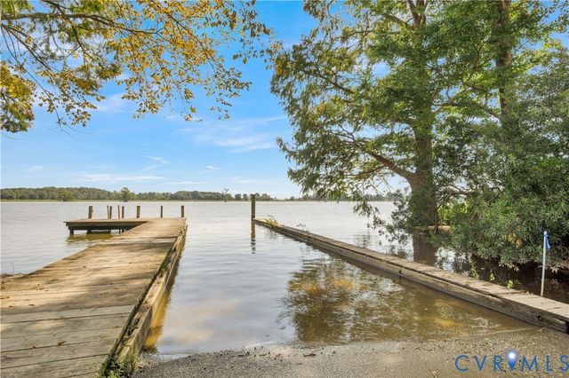 7237 Canal St, Lanexa, VA 23089