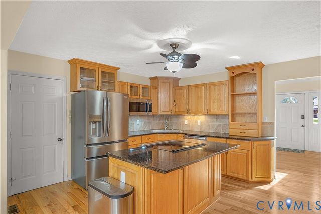 7237 Canal St, Lanexa, VA 23089