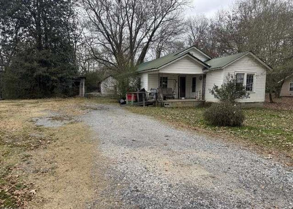 47 Taylor Street, Summerville, GA 30747