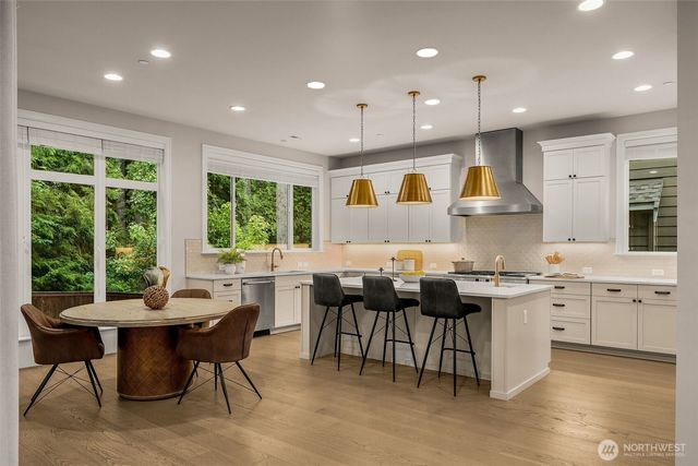 24480 NE 19th Place, Sammamish, WA 98074