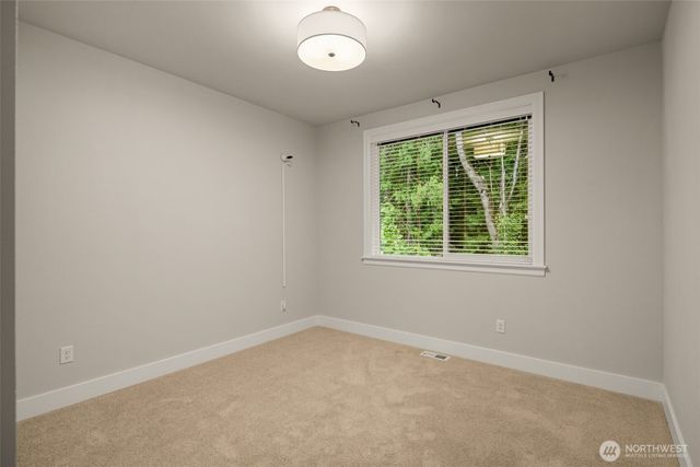 24480 NE 19th Place, Sammamish, WA 98074