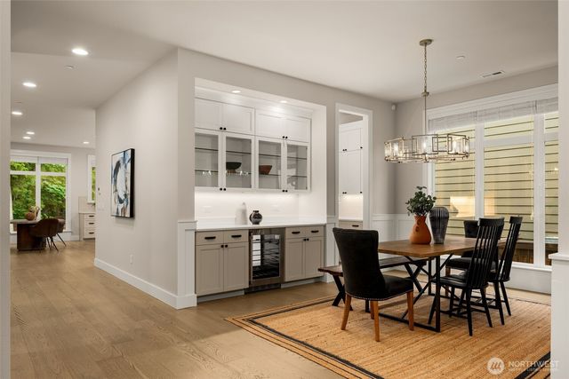 24480 NE 19th Place, Sammamish, WA 98074