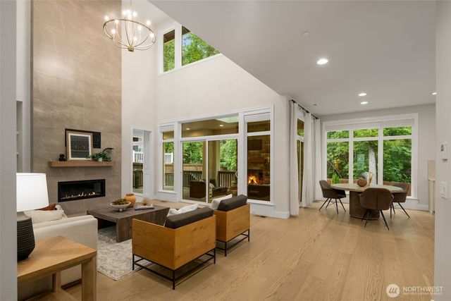 24480 NE 19th Place, Sammamish, WA 98074